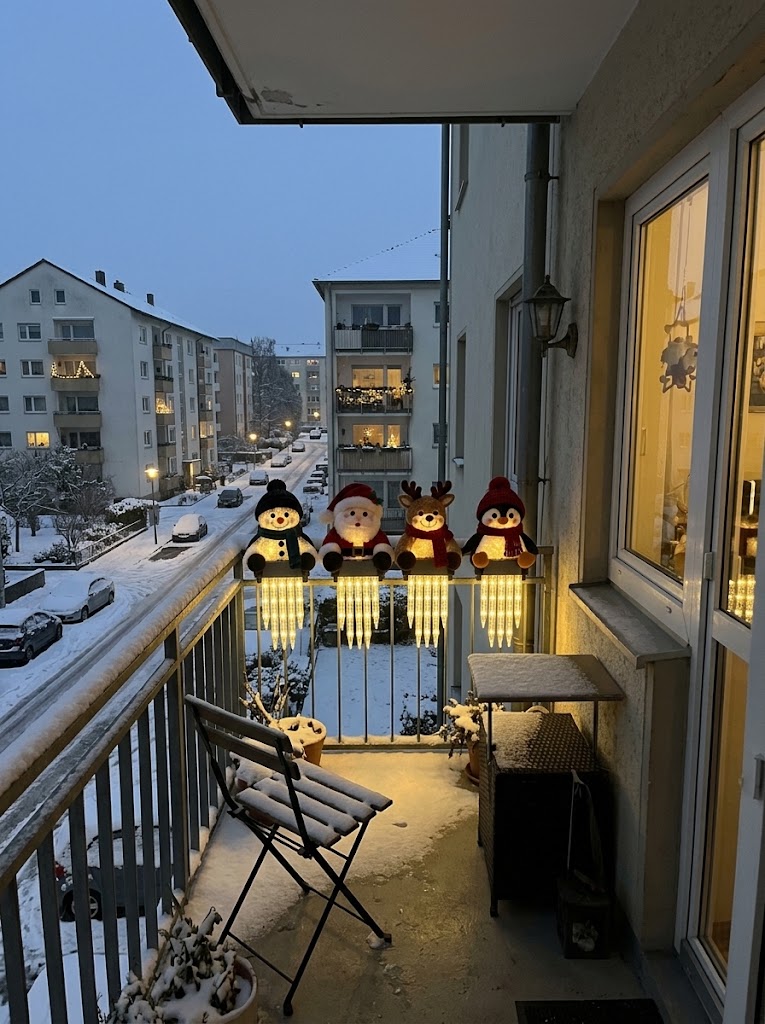 Belladrm™ FrostyFriends – Wetterfeste LED-Weihnachtsfiguren mit Eiszapfen-Licht
